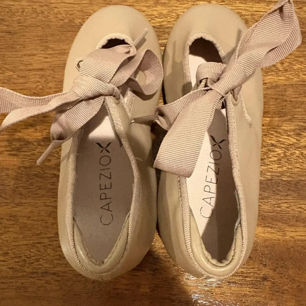 Capezio Tap Shoes‎ Girls Size 10.5 Wide Tan Mary Jane Tele Tone Ribbon Dance